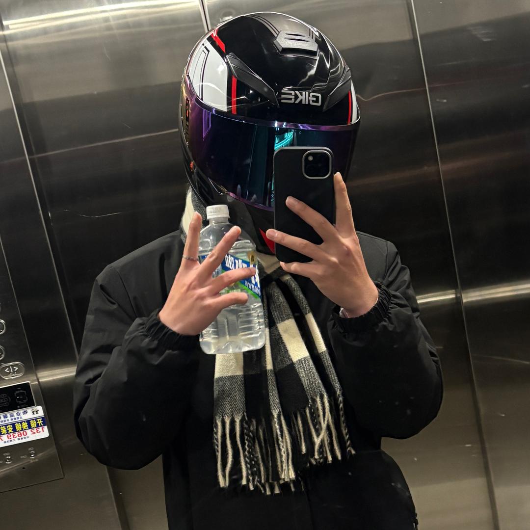 骑着蜗牛闯红灯