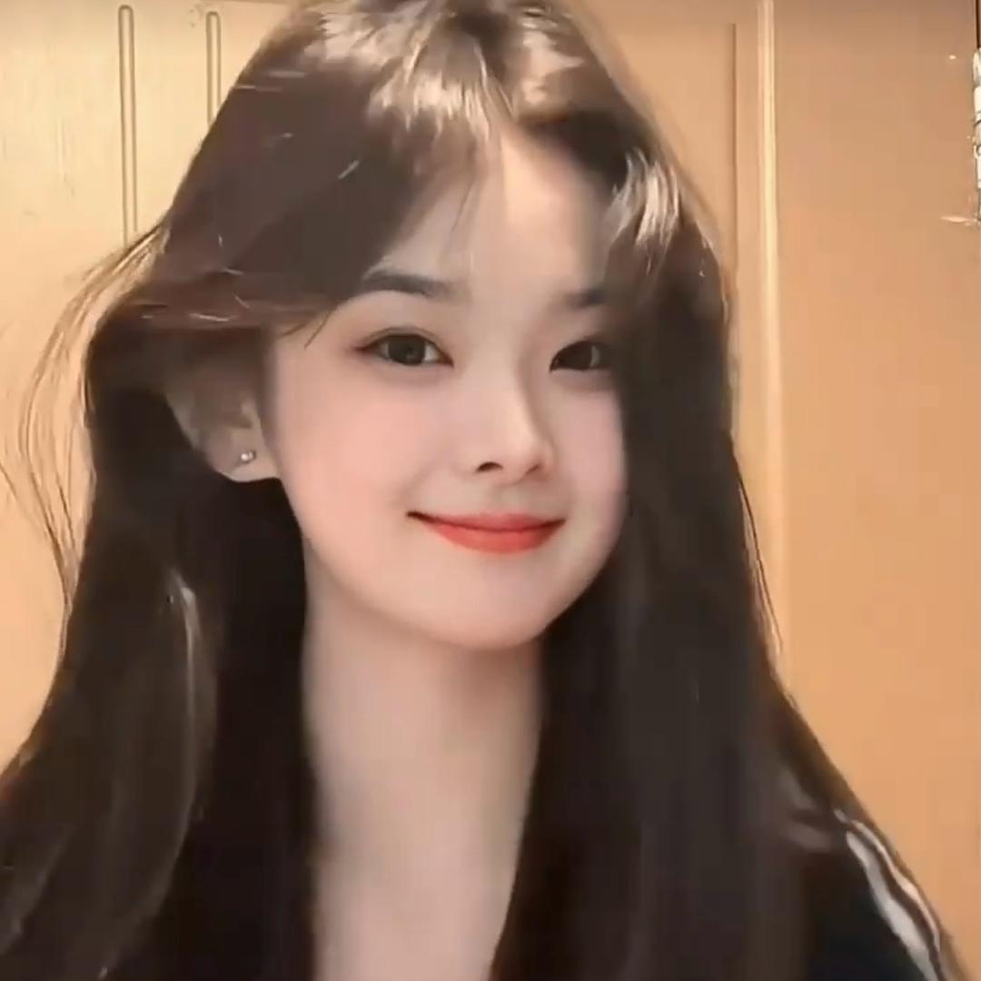 草莓🍓 ⁽⁽ଘ( ˙꒳˙ )ଓ⁾⁾