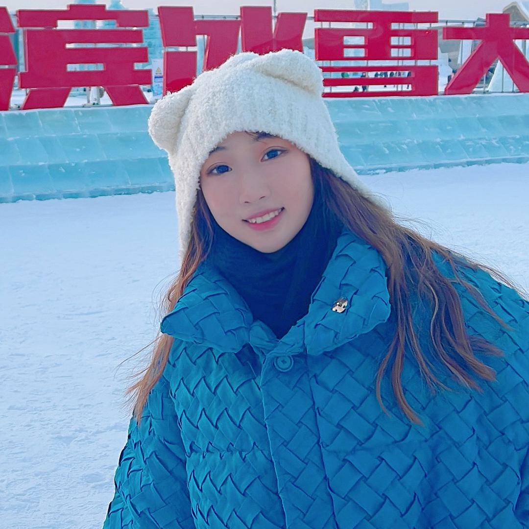 啊呜啊呜小龙龙