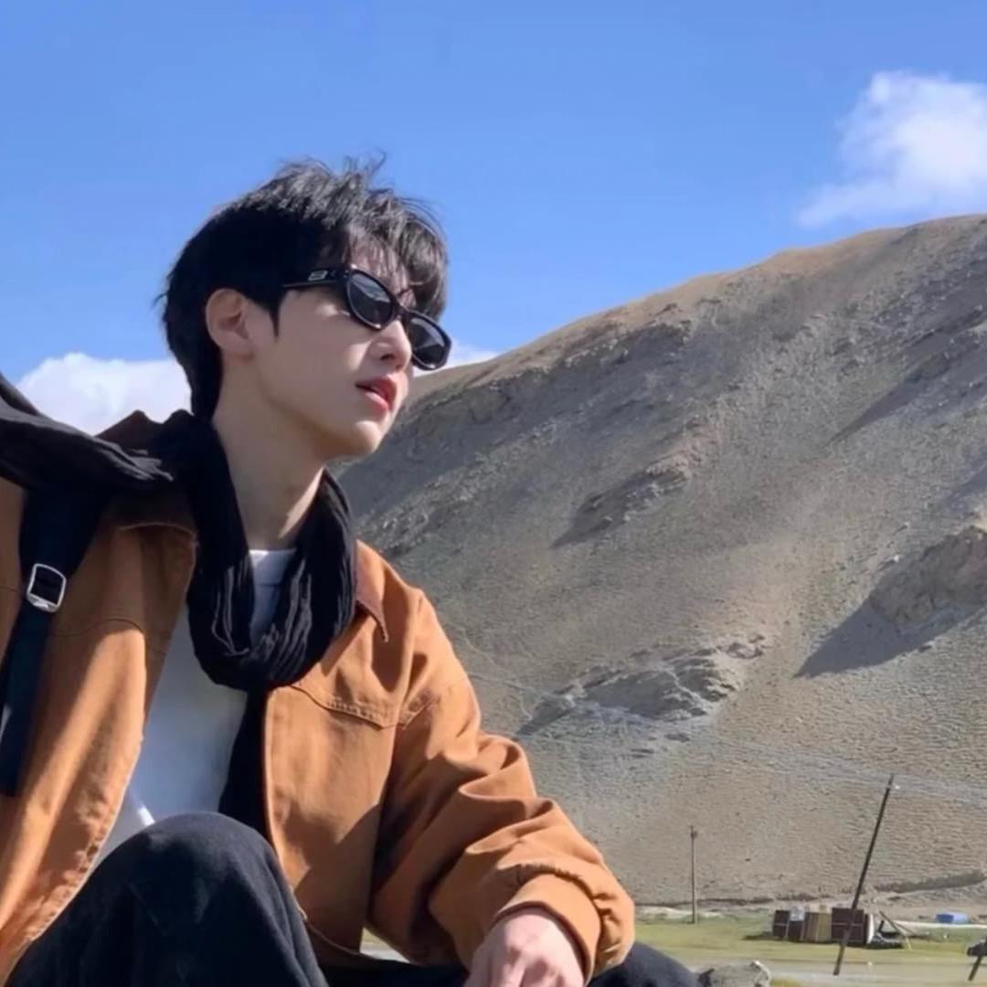 游客3.141415926535897