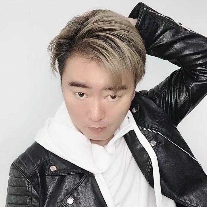 玉溪首隆美发  专注减龄烫发  东哥