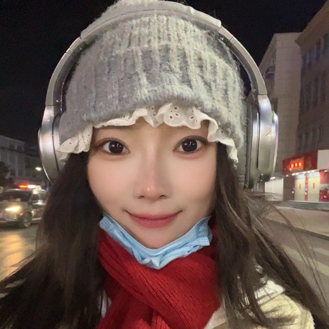 主持人露露