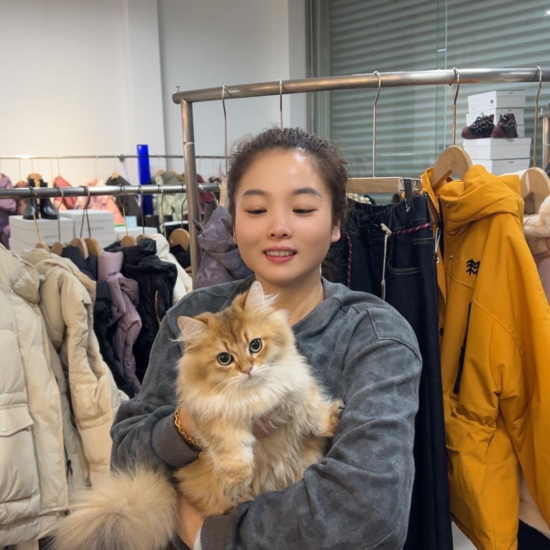 猪猪家童装店