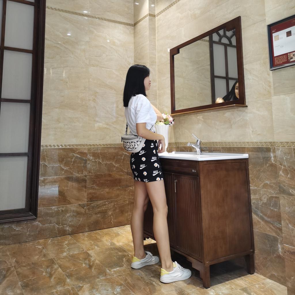 小梁爱吃香菜o