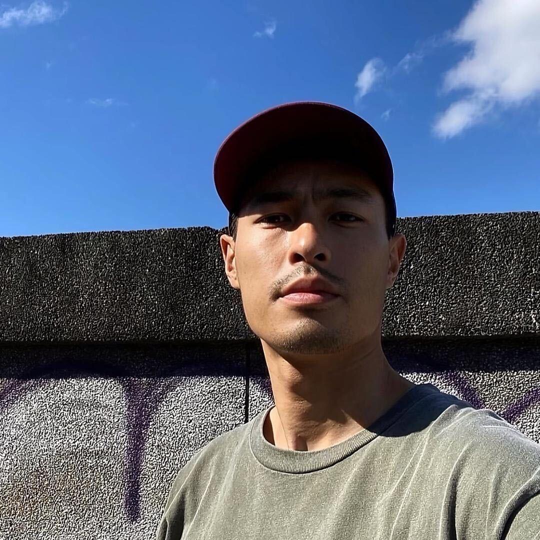 ￴￴ ￴￴ ￴ ￴￴