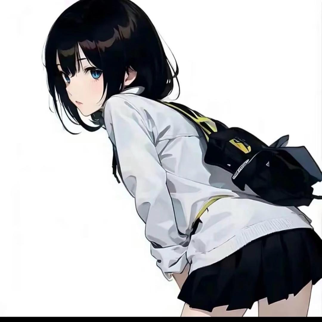 彭初妍.