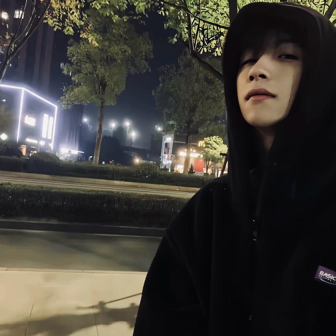 暮色轮滑小杨