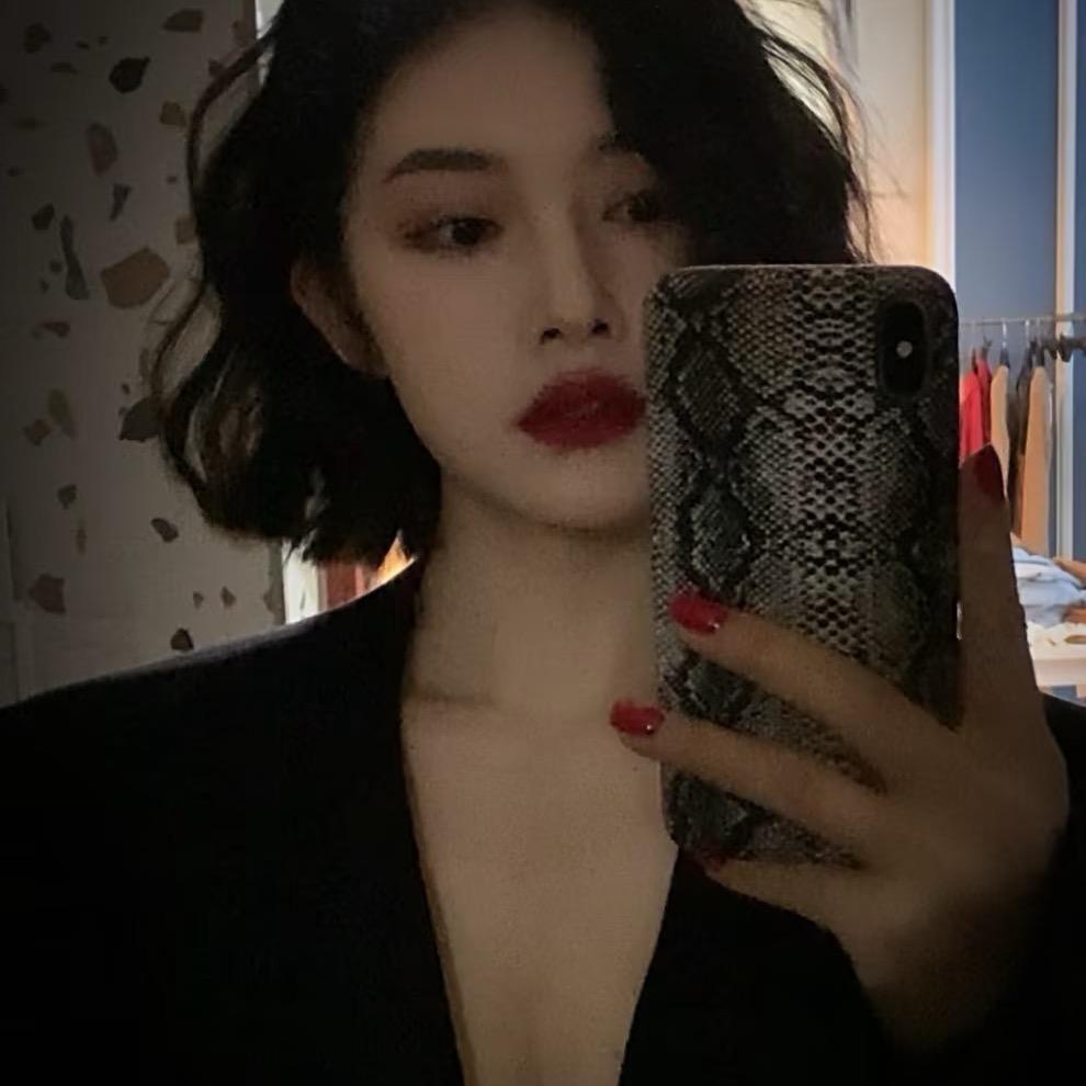 女r