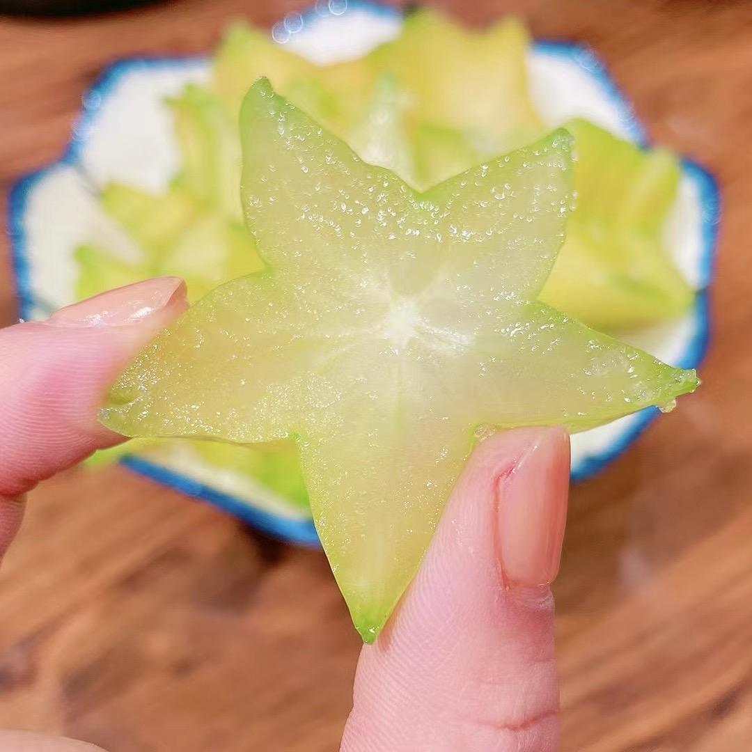 依依