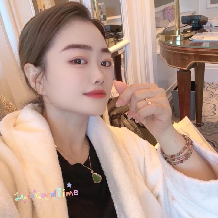 阳光照黑马