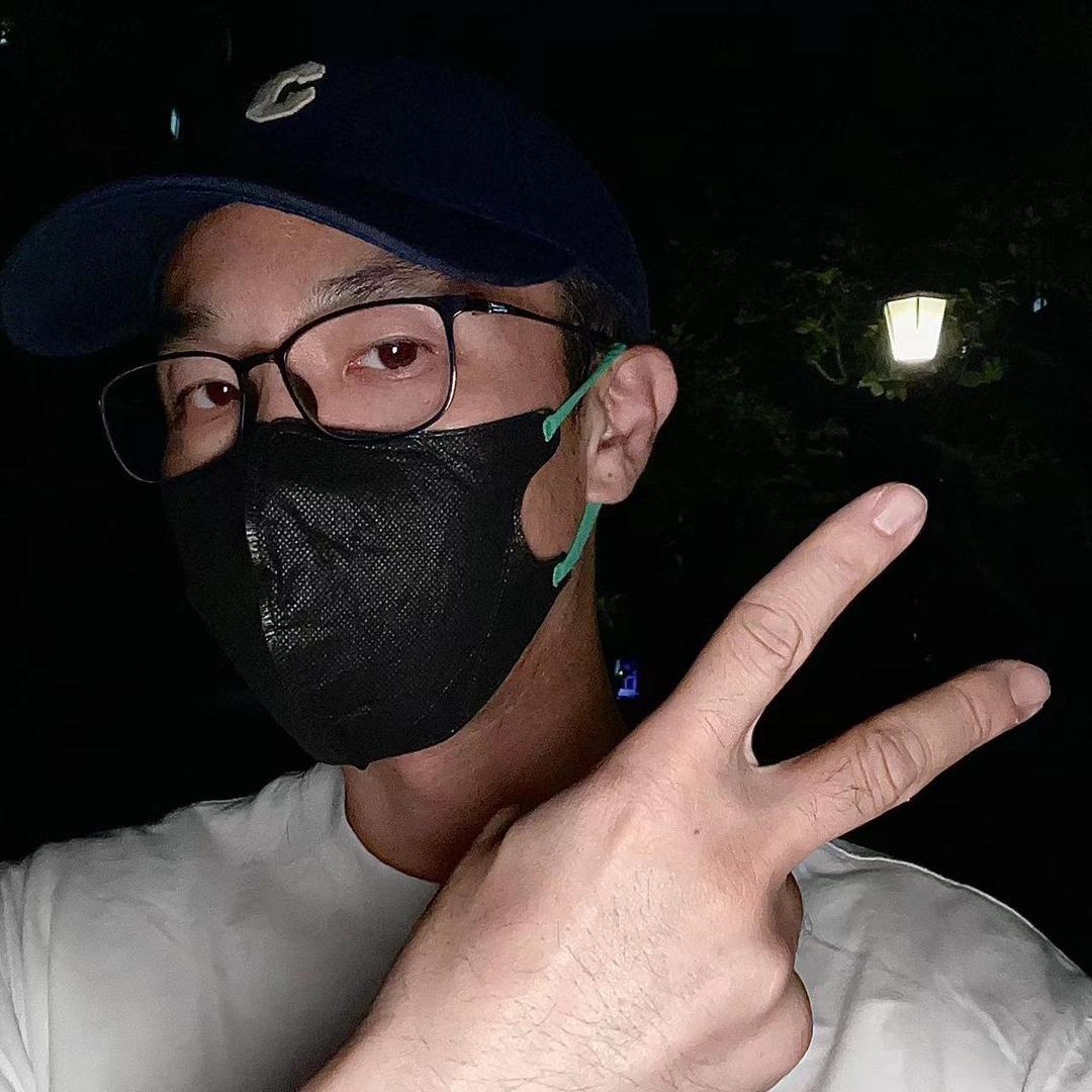 爱鞋的铁哥