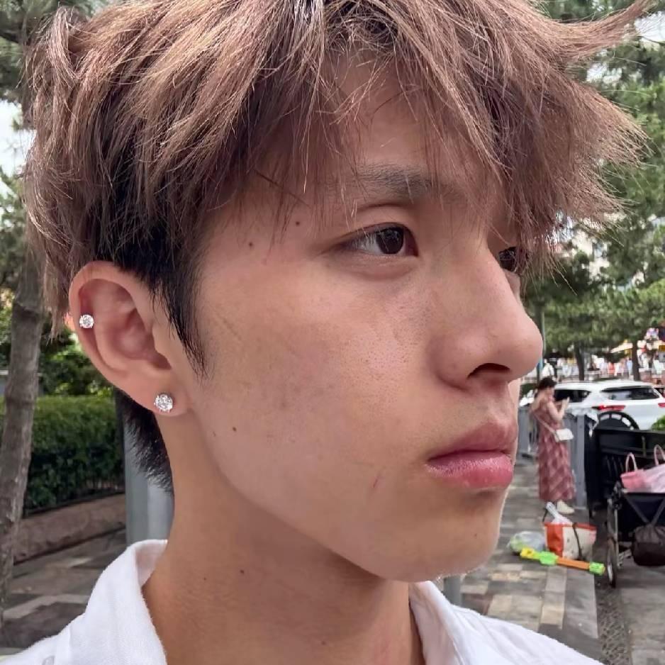 看我有成为王的面相吗