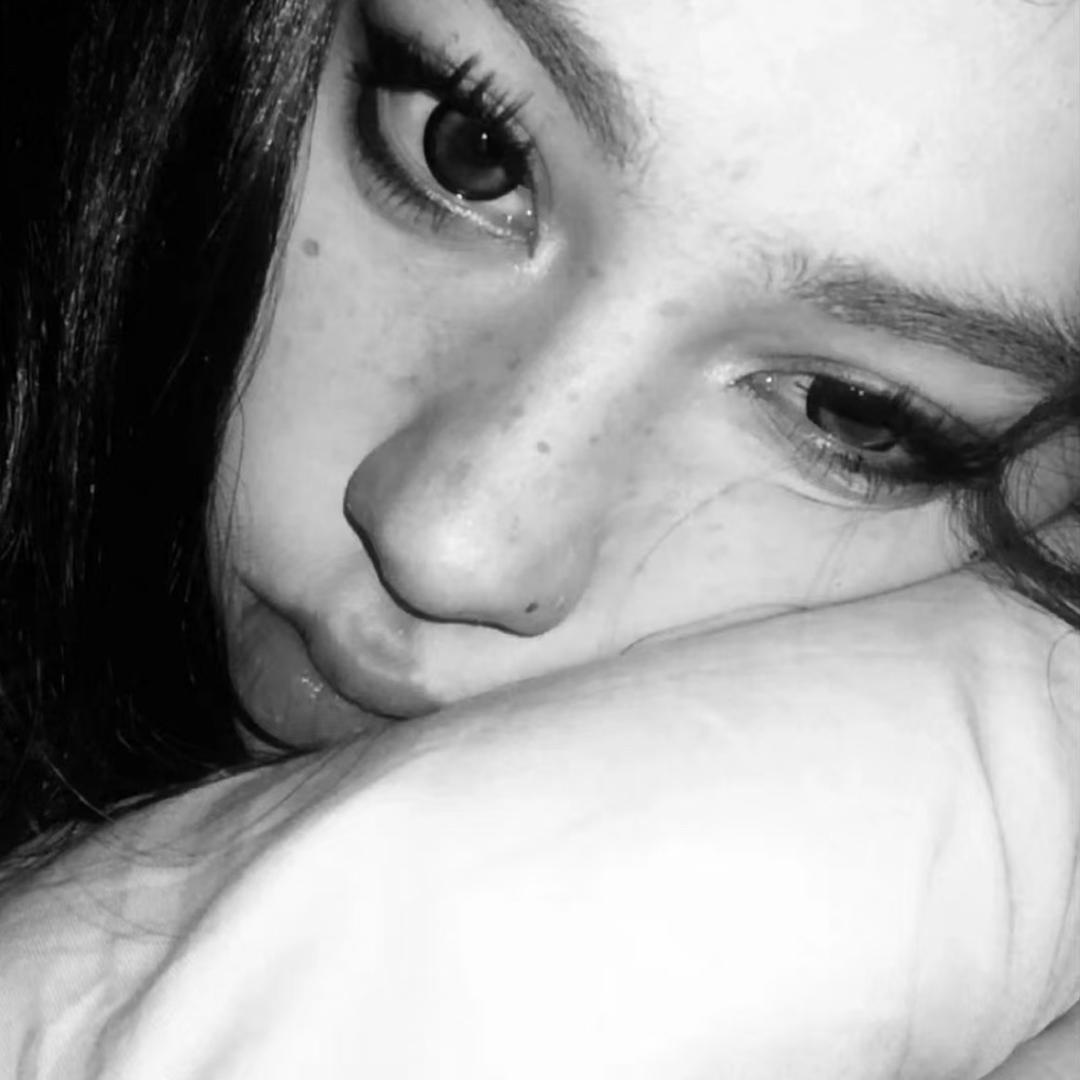 isy^