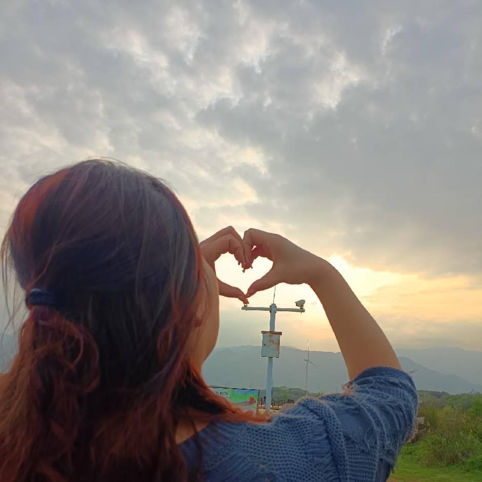 ღ᭄💘同龄人💞ঞ᭄༊