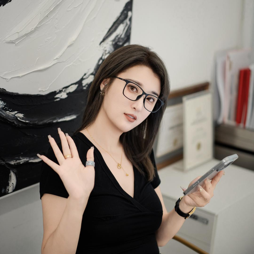 造型师 云朵 化妆师经纪平台
