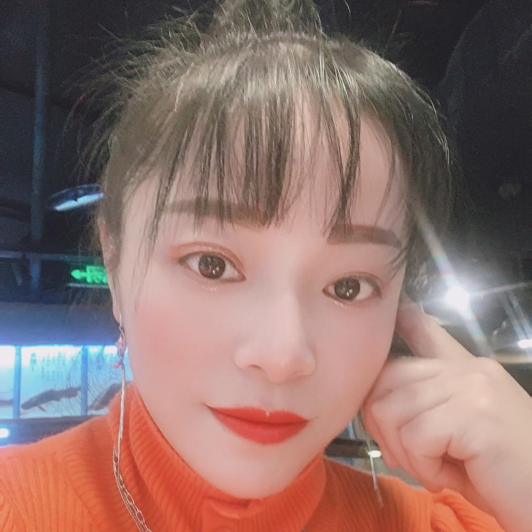 月儿，土碗摊摊老火锅