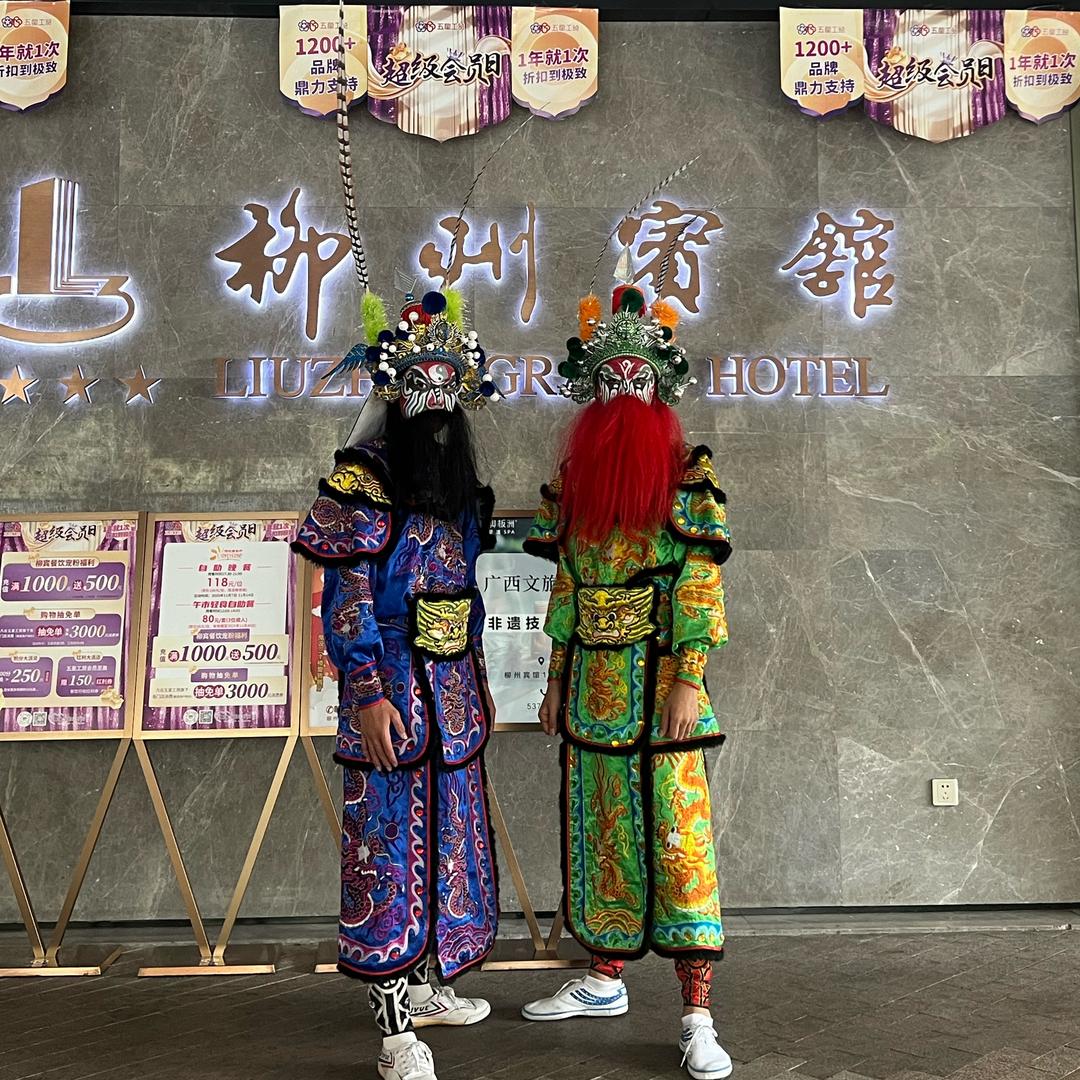 物碗鱼头粥