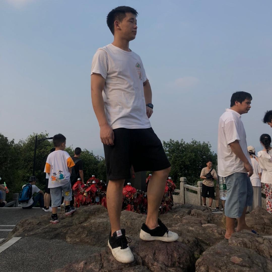 伍少