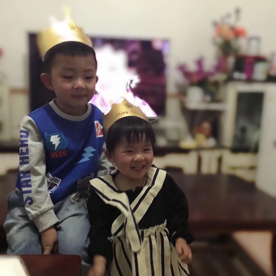 曹璐👨‍👩‍👧‍👦