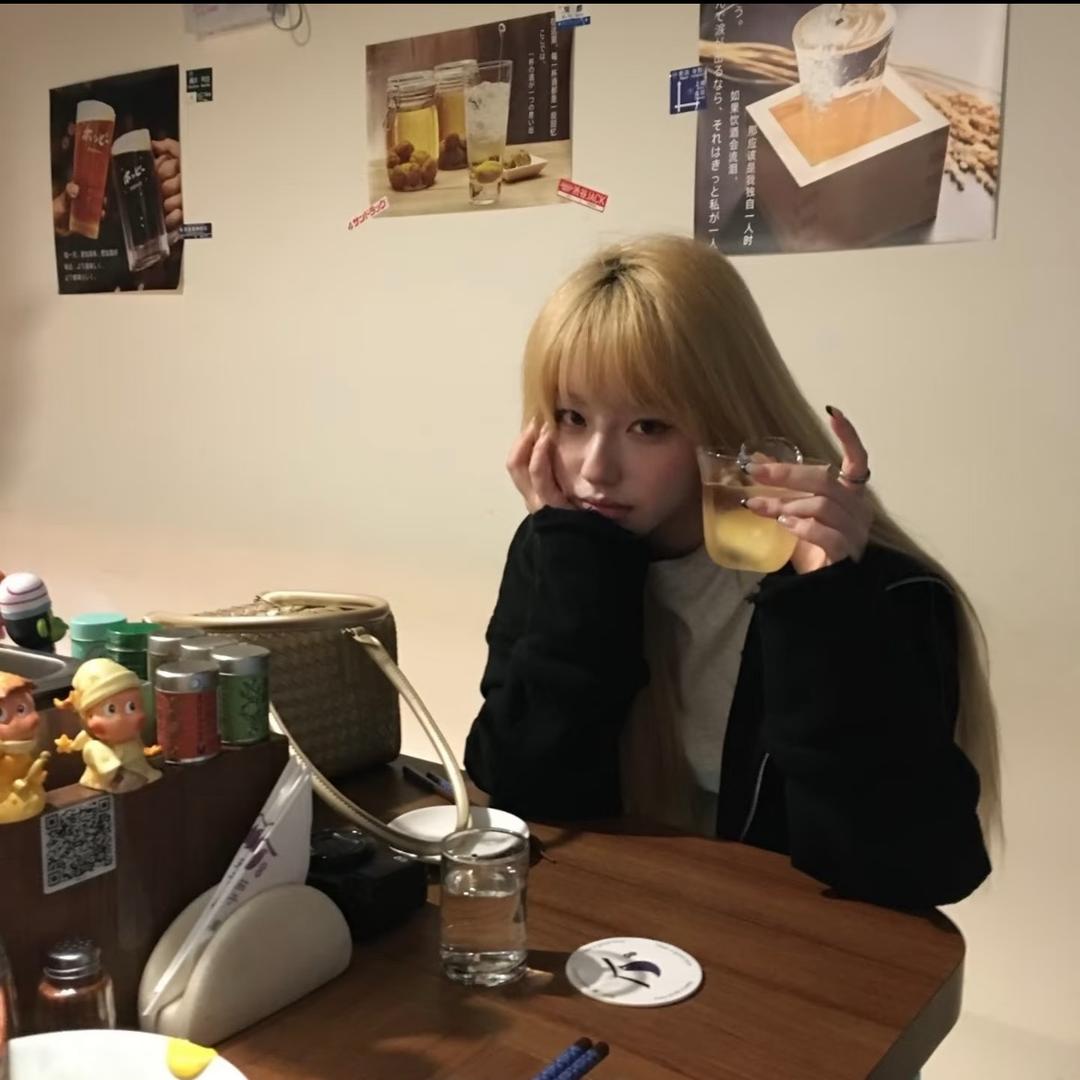 ★^