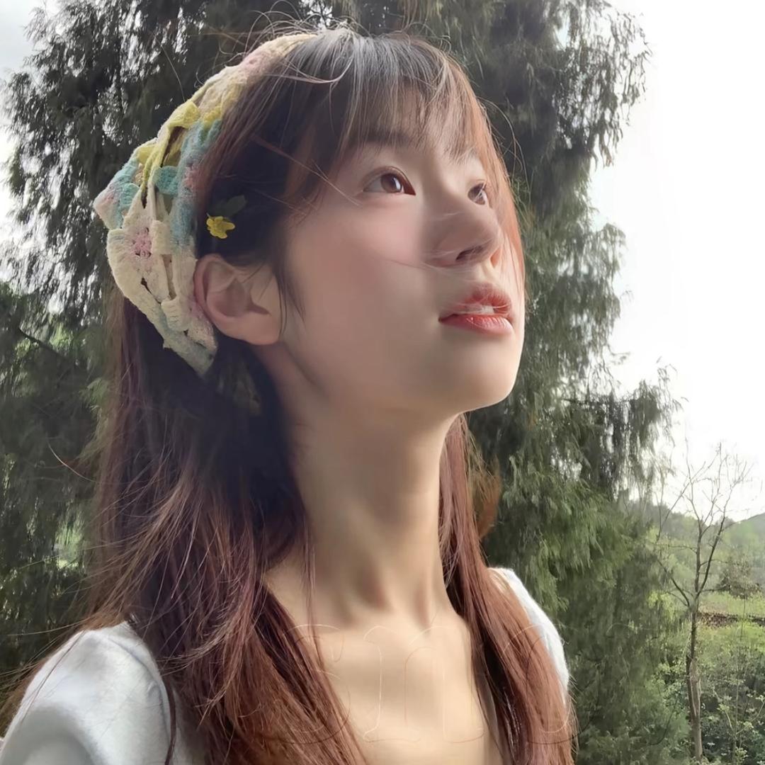 小秋芮.