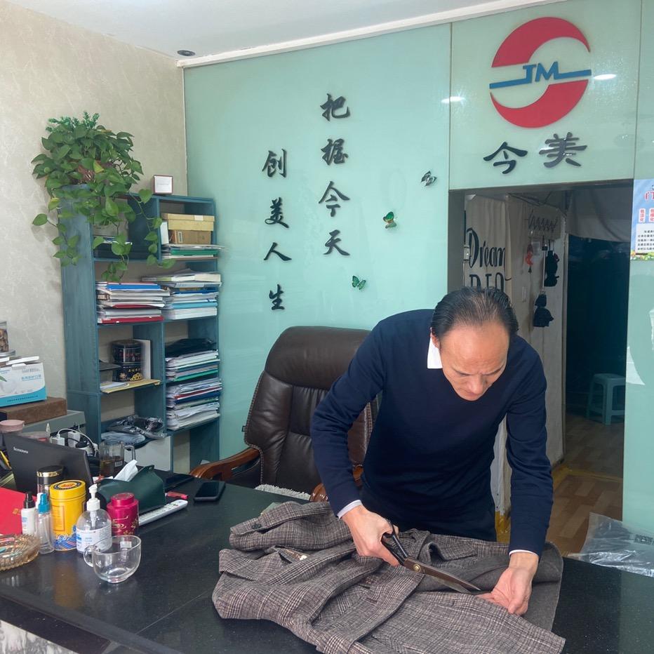 今美工作室专业修改服装款式