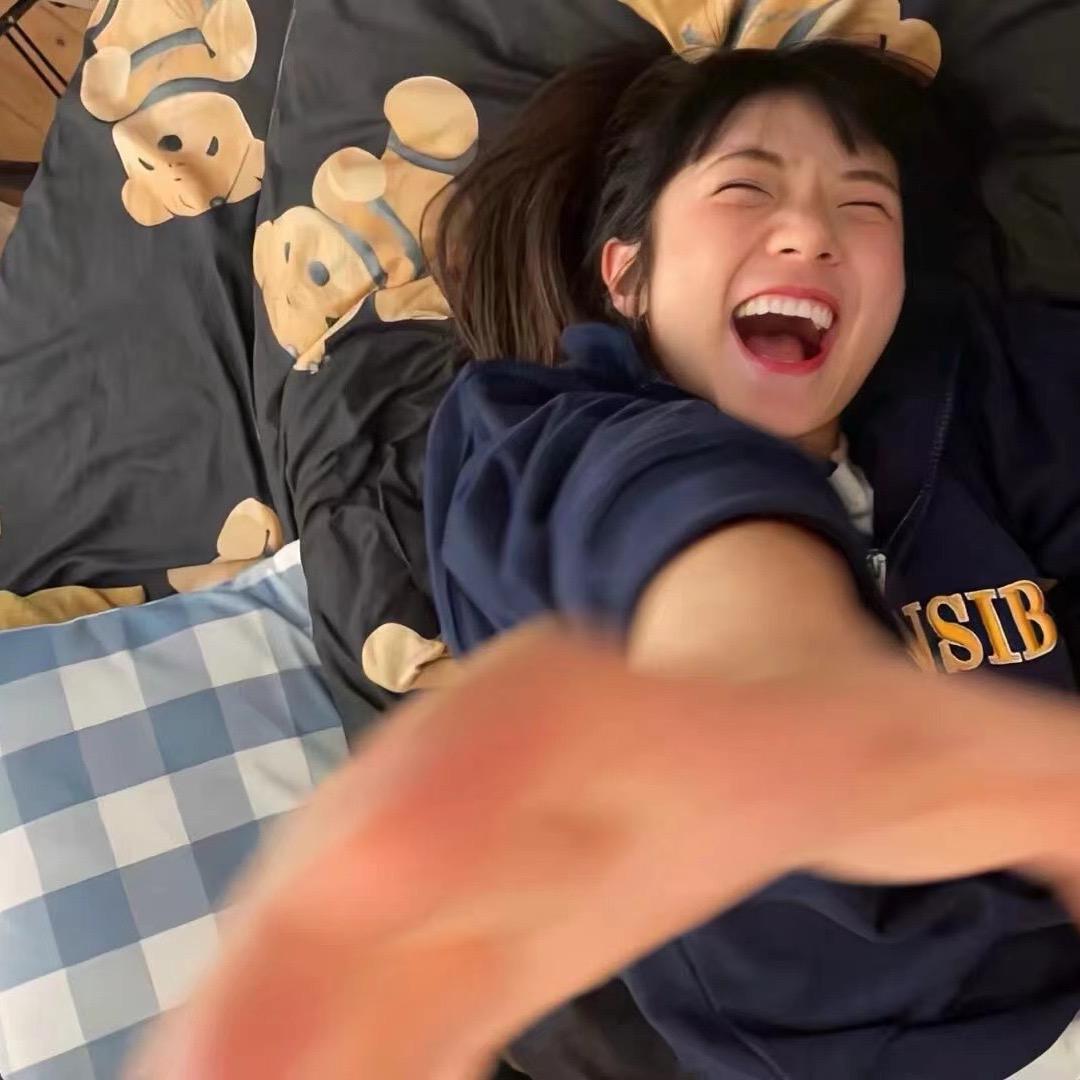 正在啃鸡柳