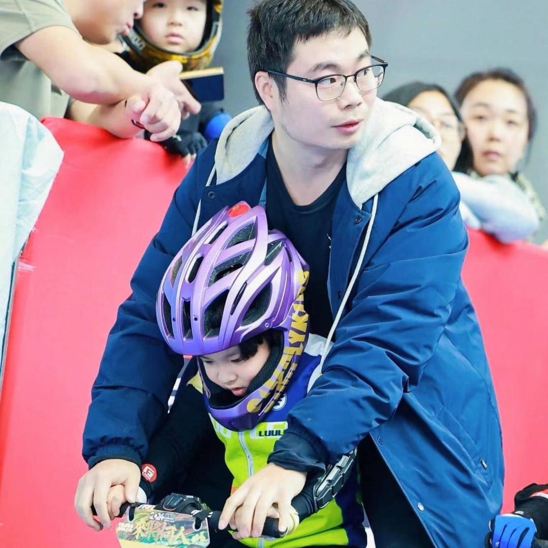 在石家庄教平衡车的赵老师