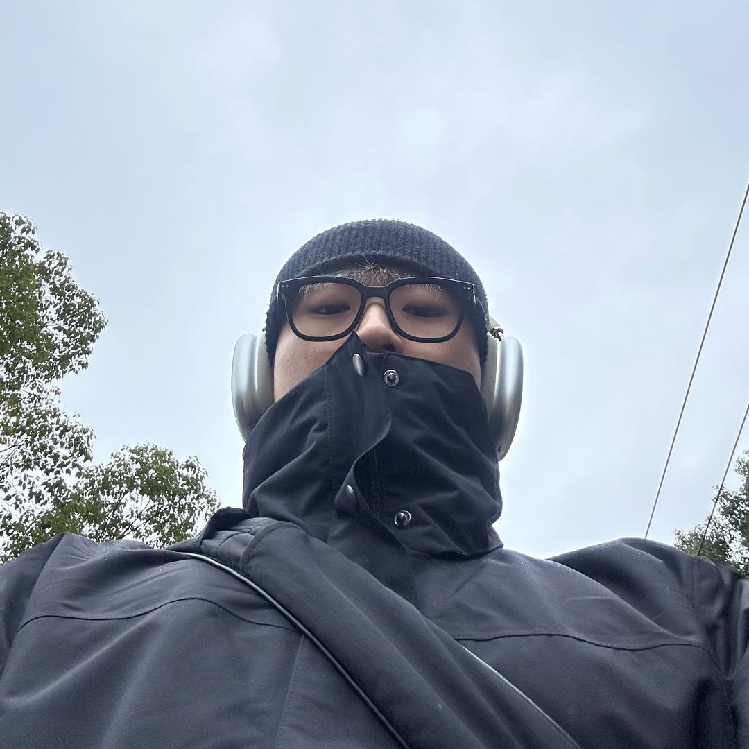 练不大的小周老师