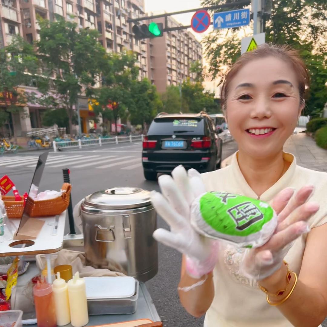 君姐摆个摊（免费带客看房）