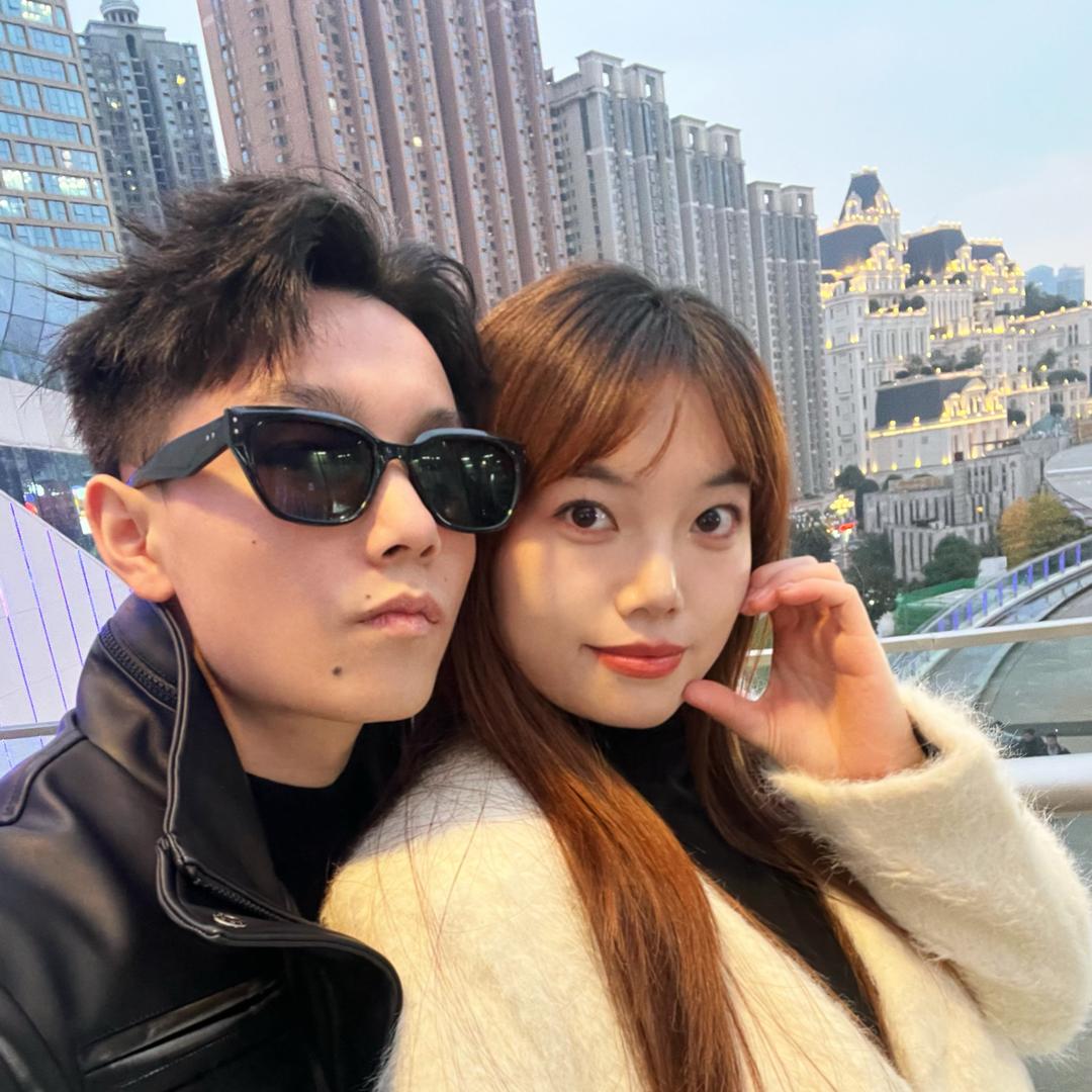 都匀慕思网红家具夫妇