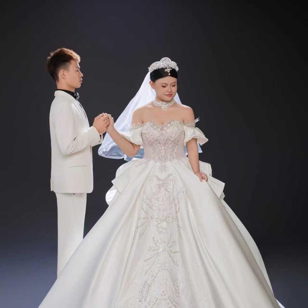 《买车找小郑 》