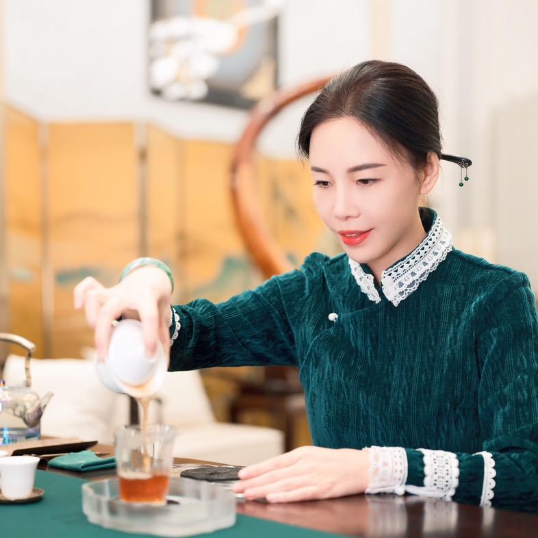 民品岩茶主理人（杨振莲）