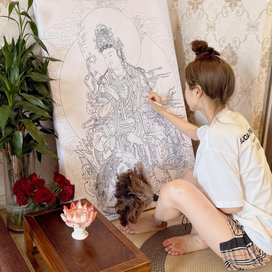 纹眉毛的丸子姐姐