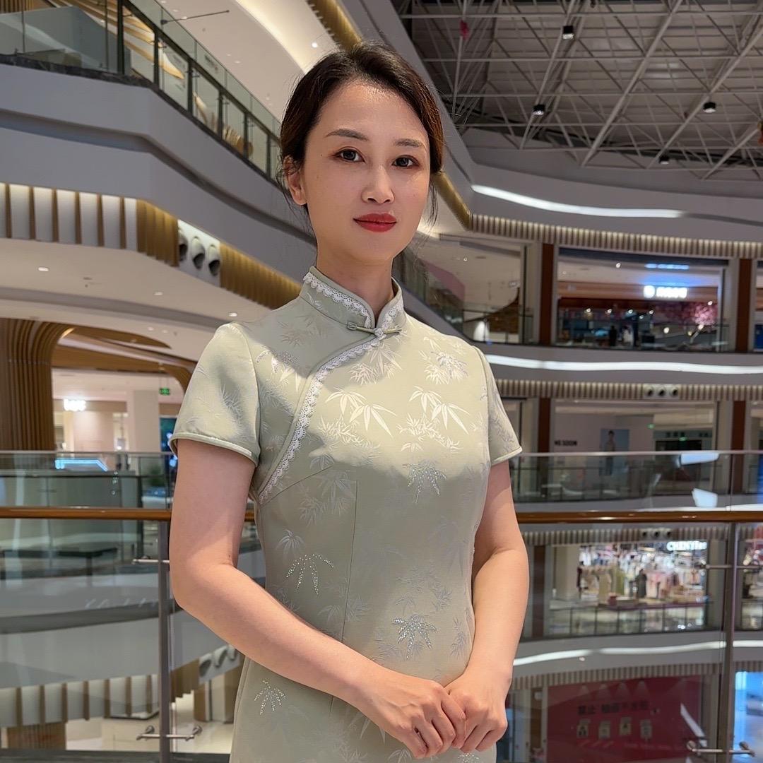 濮阳朱紫瑜妈妈礼服王璐
