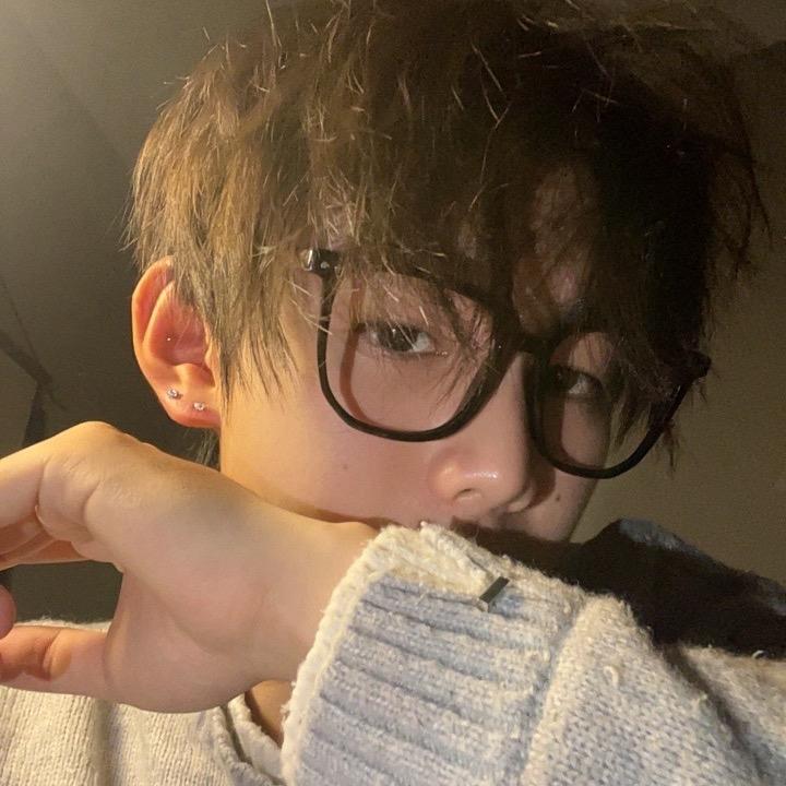 柒qiqiqiqi（瘦15斤开播）