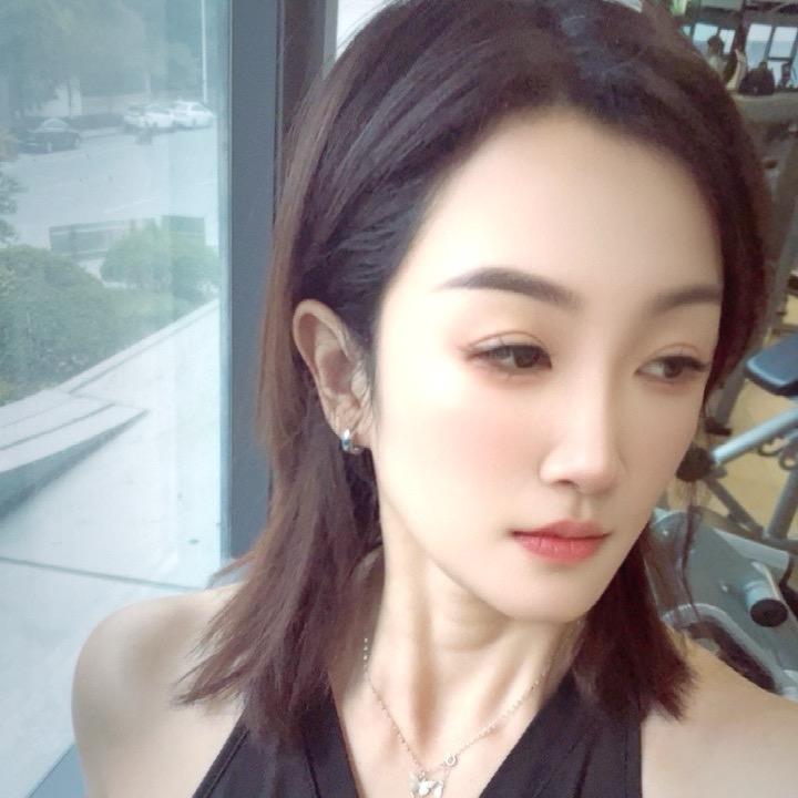 一只老白羊♈