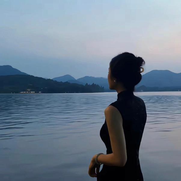 何开心🍀