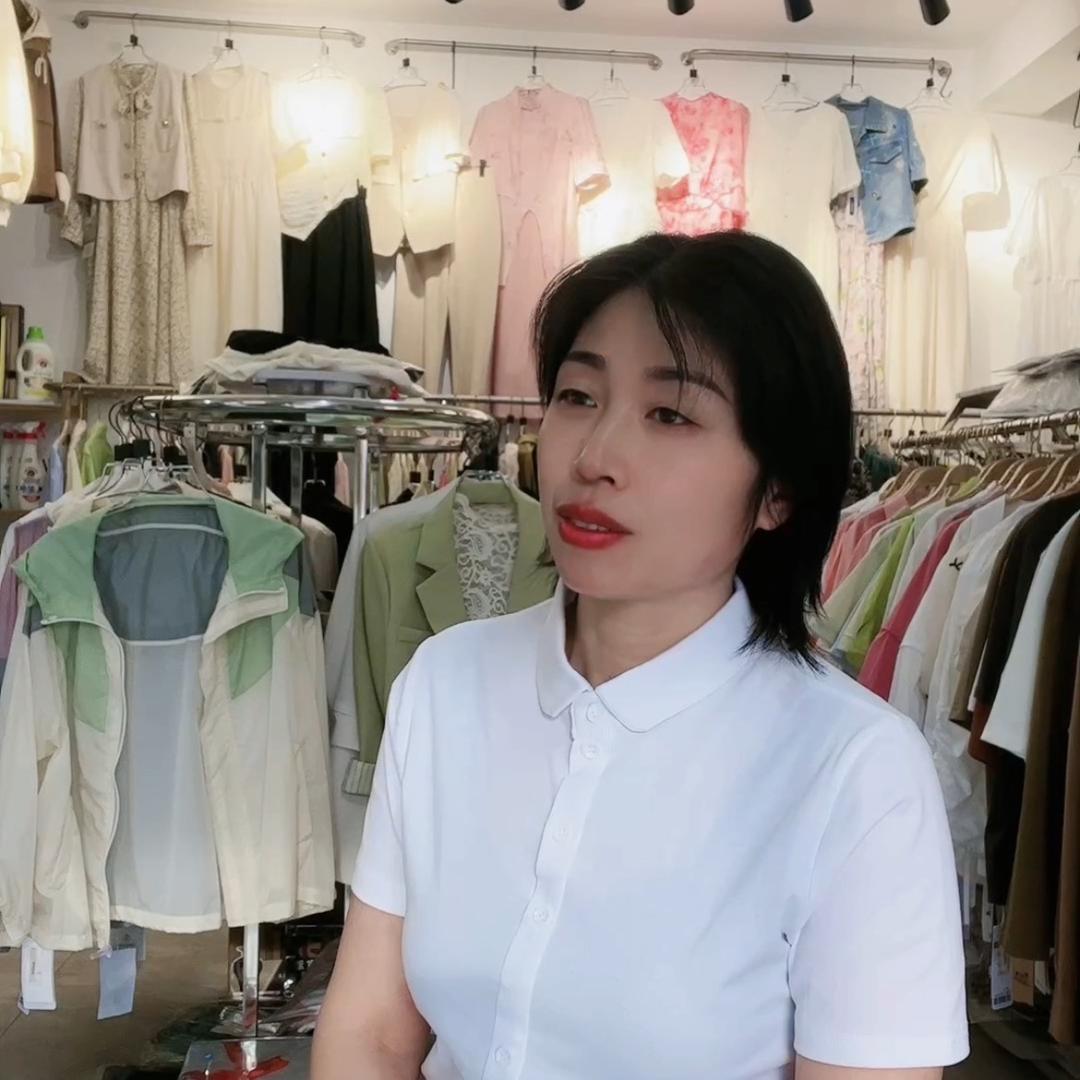 利辛时尚丽人女装