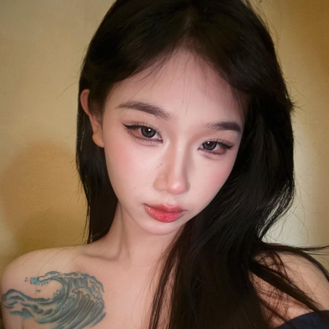 艳红小助理（日常穿搭美妆）