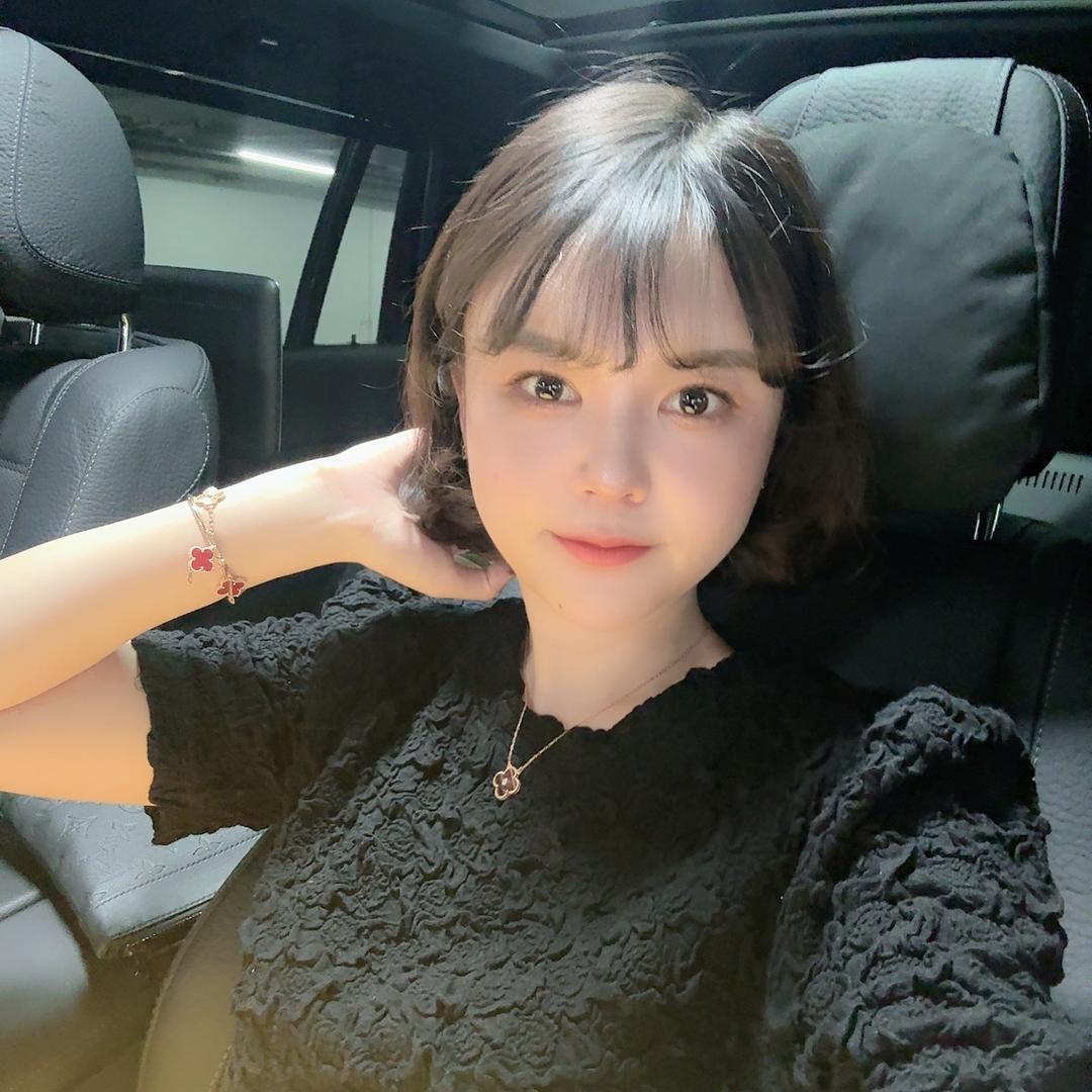 素莹欧尼