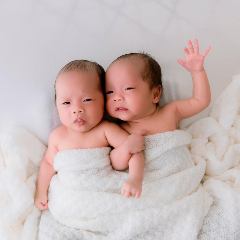 双胞胎麻麻带娃