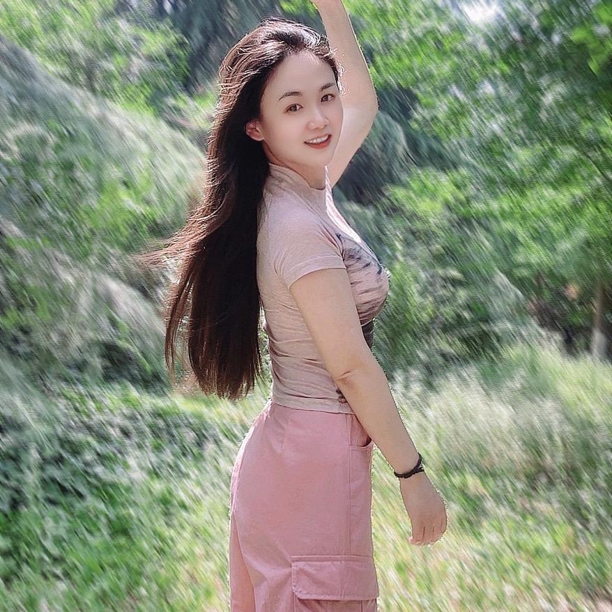 🍓.       y