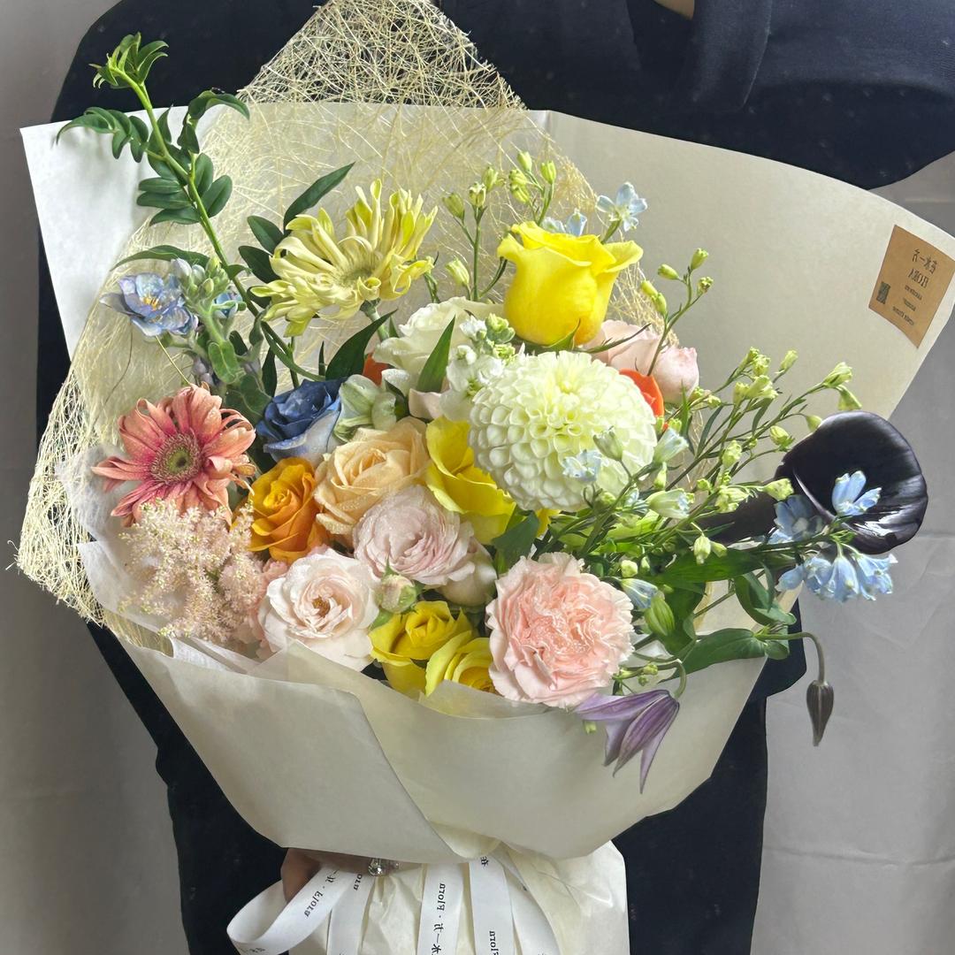 在水一方花咖花姐🌸