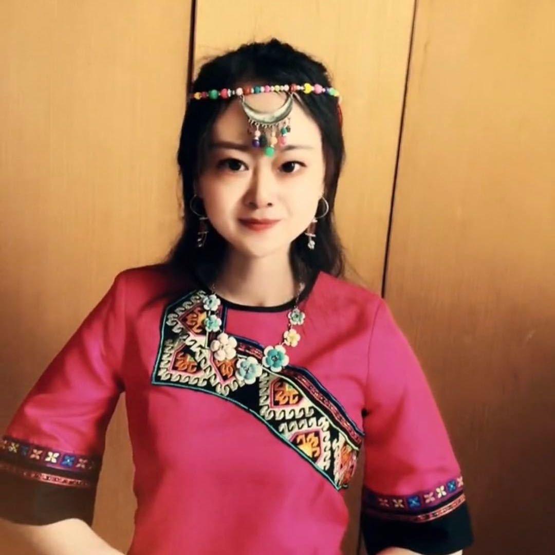 张家界导游秦