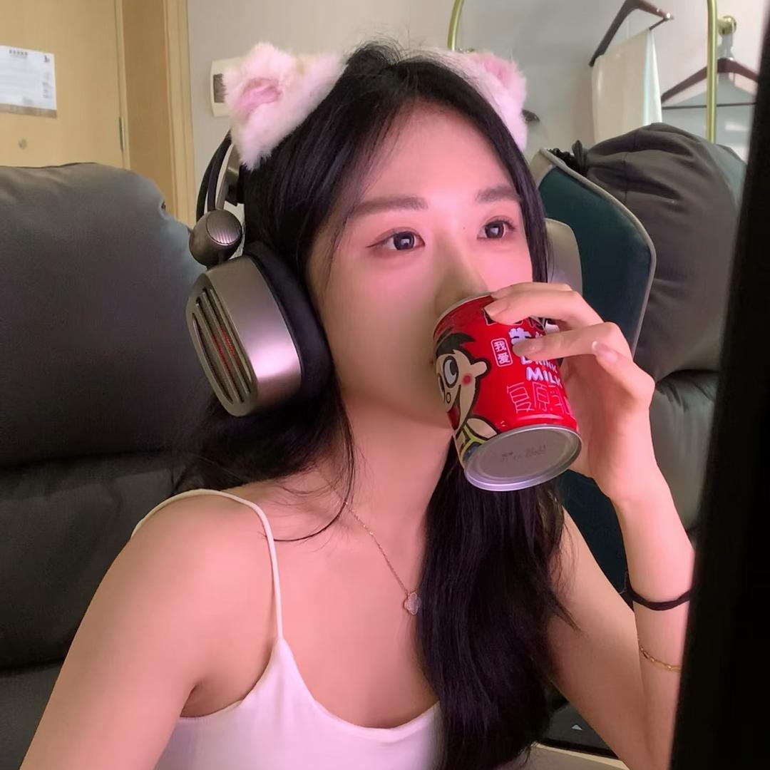 七七🧚🏻‍♀️（来打我噻😼）