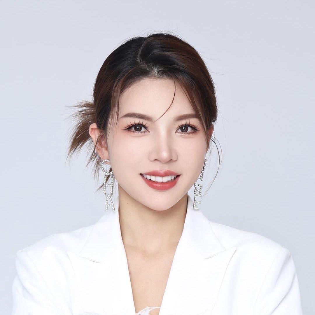俏姝妍 艾院长