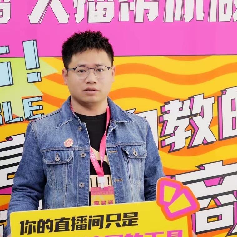 努力搬砖的社会主义接班人