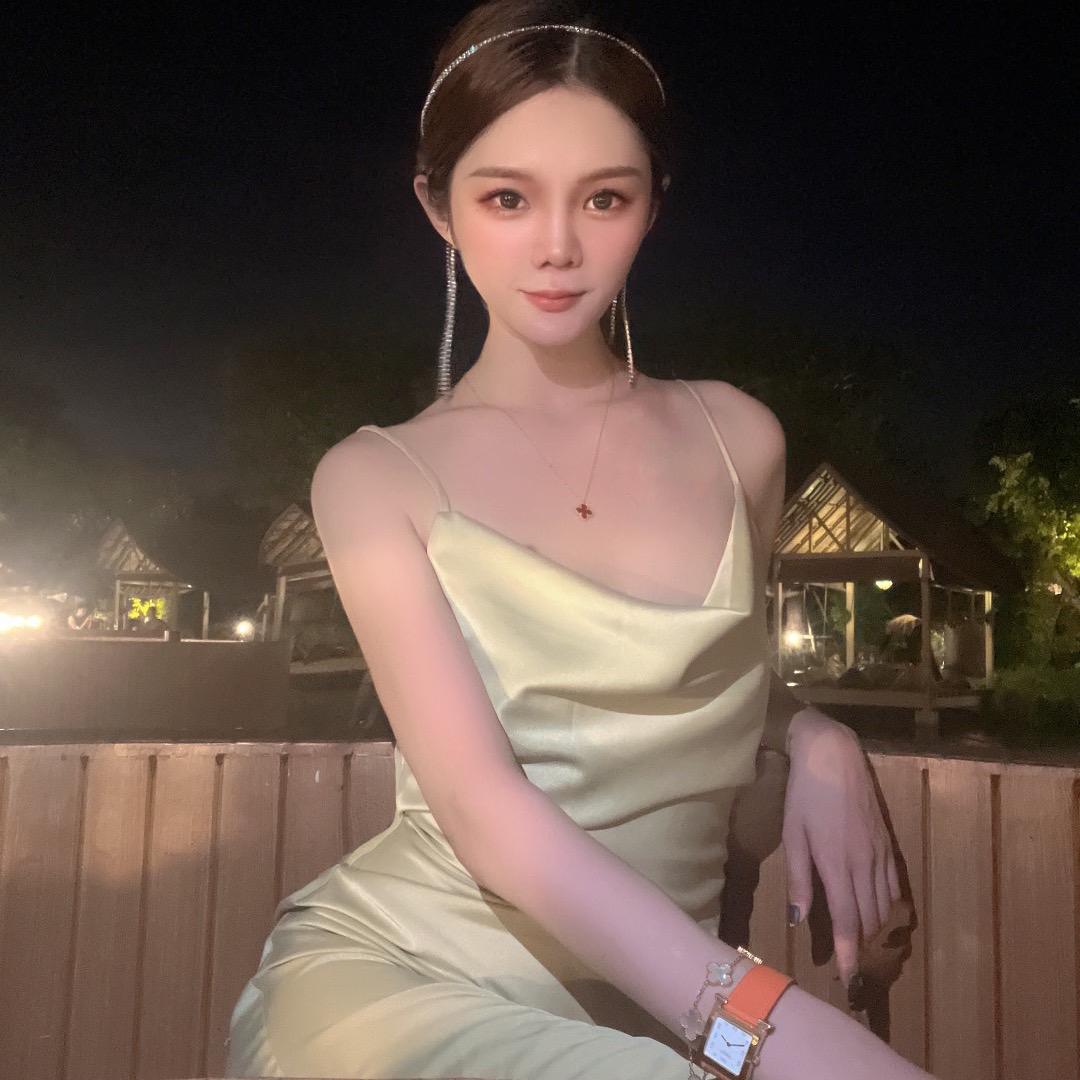 李家卉.