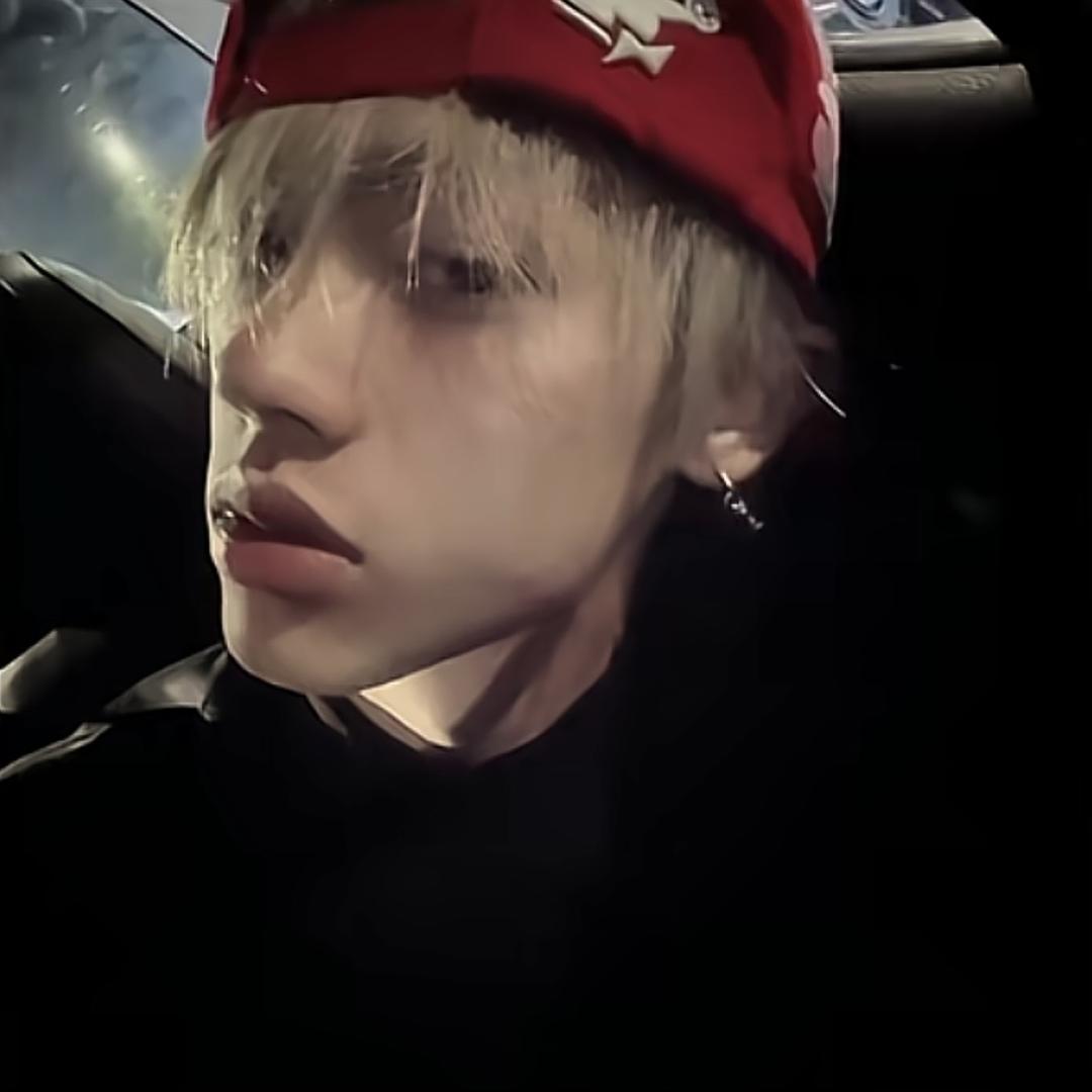 你压我眼睫毛了